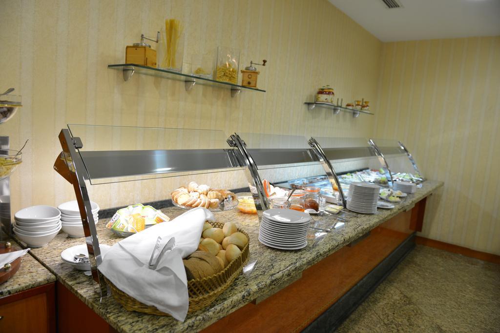 Best Western Hotel Turist سكوبجي المظهر الخارجي الصورة